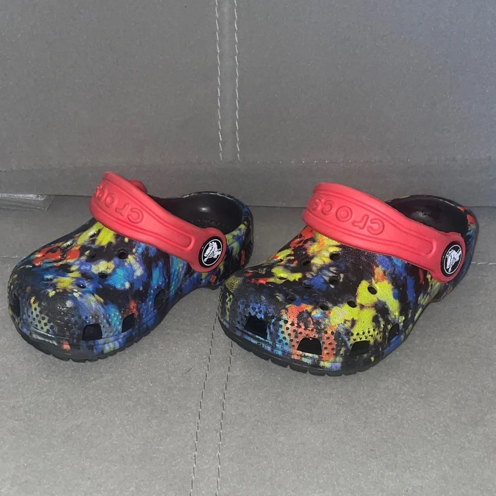 CROCS fun organizations way